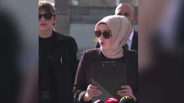 Ayşe Ateş’ten polis korumasını tartışmaya açan hareketler Ayşe Ateş’ten polis korumasını tartışmaya açan hareketler
