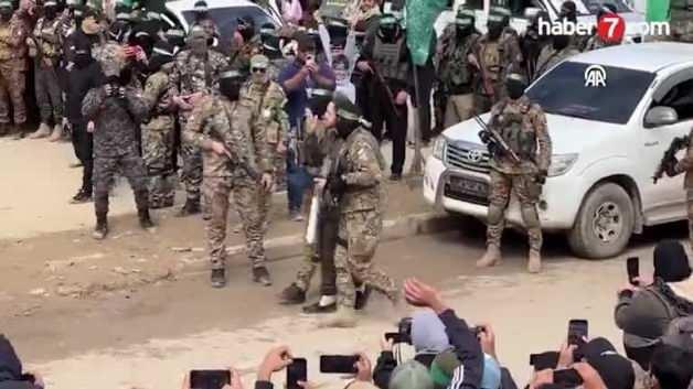 Ebu Ubeyde “Amerikalı esiri serbest bırakıyoruz” diye duyurdu Ebu Ubeyde “Amerikalı esiri serbest bırakıyoruz” diye duyurdu