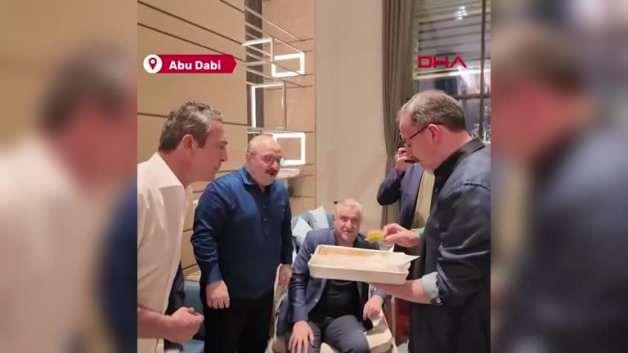 Mustafa Varank, şampiyonluk maçı öncesi Ali Koç’a okunmuş baklava yedirdi Mustafa Varank, şampiyonluk maçı öncesi Ali Koç’a okunmuş baklava yedirdi