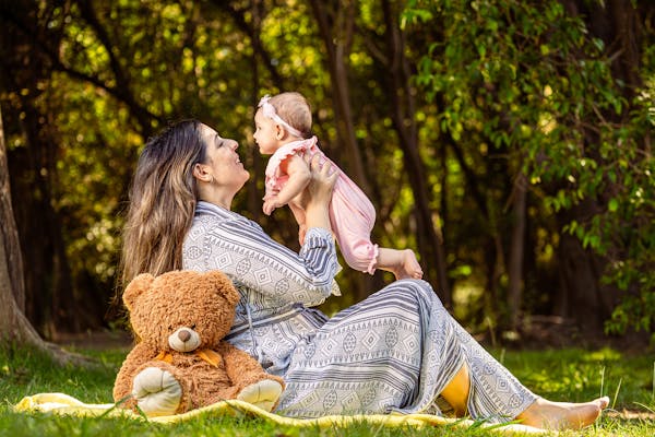 Güneş Yanığı Olan Çocuğa Ne Yapılmalı? Doğal Yöntemler Güneş Yanığı Olan Çocuğa Ne Yapılmalı? Doğal Yöntemler