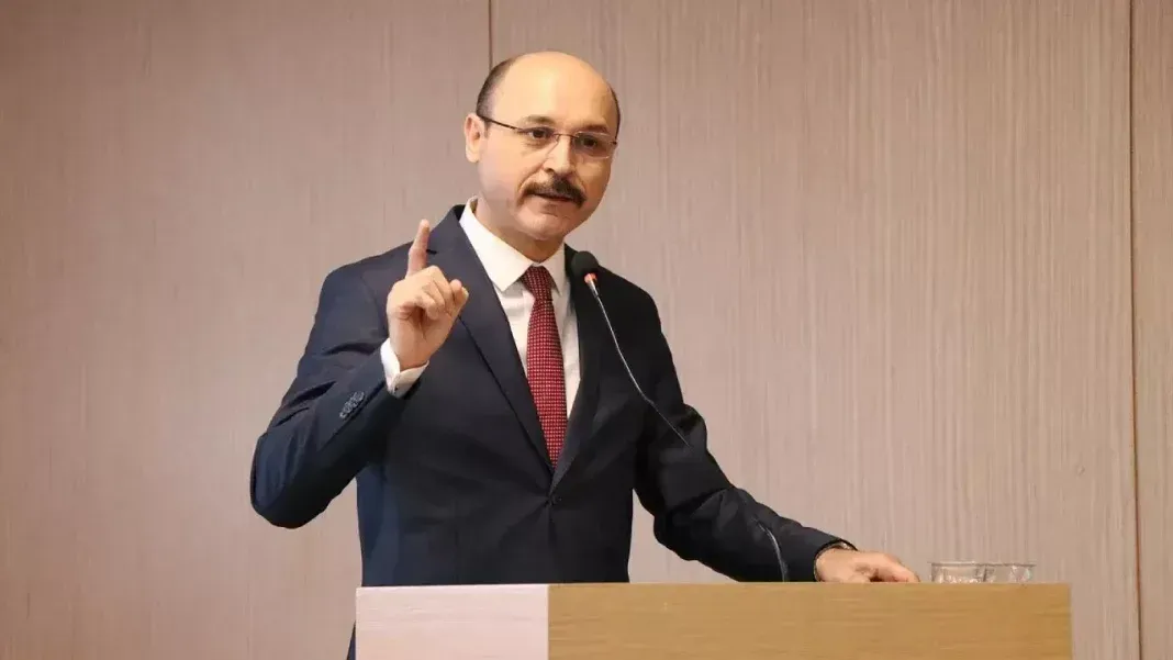 Saldırıya uğrayan öğretmenin burnu kırıldı, öğrenci velisi serbest bırakıldı! Saldırıya uğrayan öğretmenin burnu kırıldı, öğrenci velisi serbest bırakıldı!