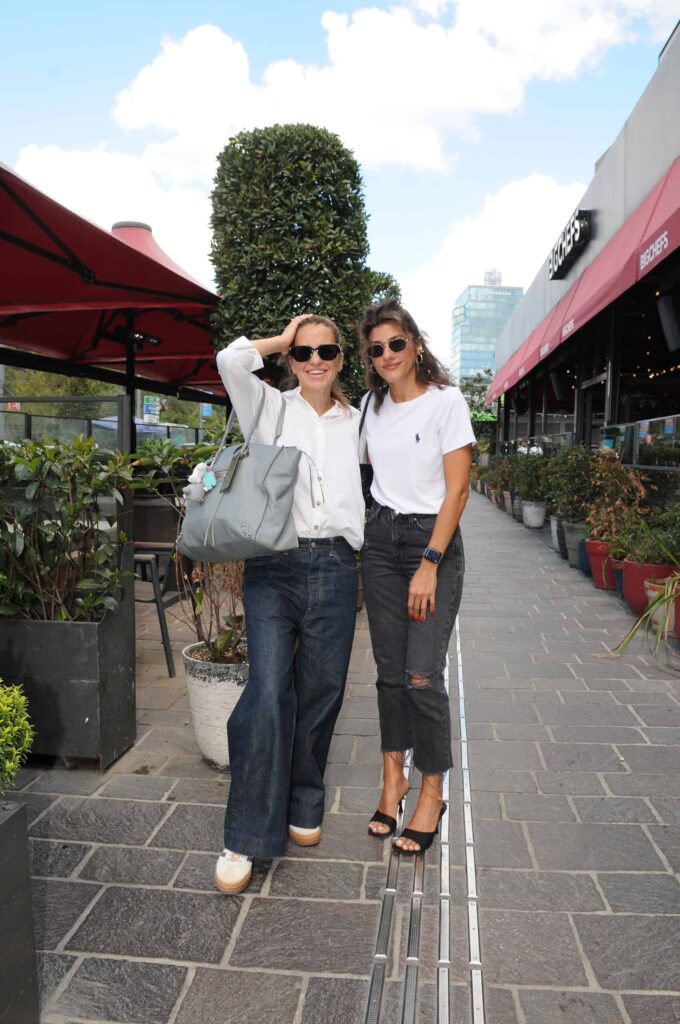 Ünlüler AVM gezilerinde objektiflere takıldı! Ünlüler AVM gezilerinde objektiflere takıldı!