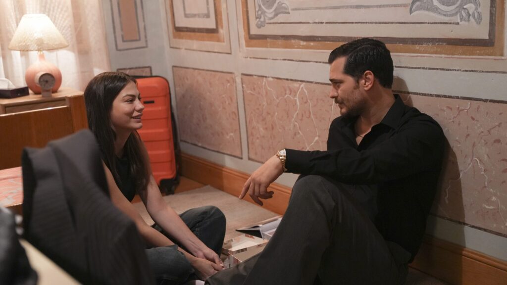 Eşref Rüya 15. Bölümde Gürdal kaçırılınca ortalık iyice karıştı! Taylan, Afra’nın katili olarak Eşref’i işaret etti!