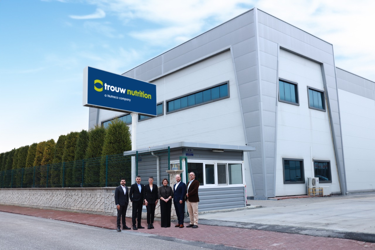 Hayvancılık sektörünün çözüm ortağı Trouw Nutrition, inovatif ürünü Sprayfo Ultimo ile çiftliklerde verimliliği zirveye çıkarıyor Hayvancılık sektörünün çözüm ortağı Trouw Nutrition, inovatif ürünü Sprayfo Ultimo ile çiftliklerde verimliliği zirveye çıkarıyor