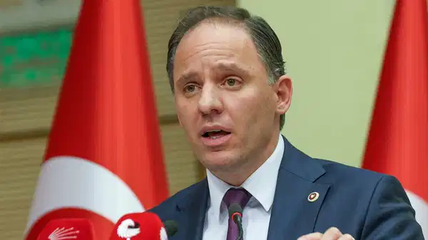 CHP’li Yavuzyılmaz, ihale ertelendiğini duyurdu CHP’li Yavuzyılmaz, ihale ertelendiğini duyurdu