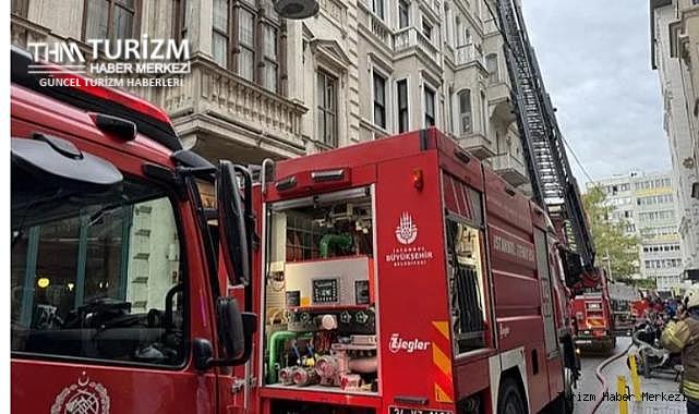 Beyoğlu’nda 6 katlı otelde yangın!