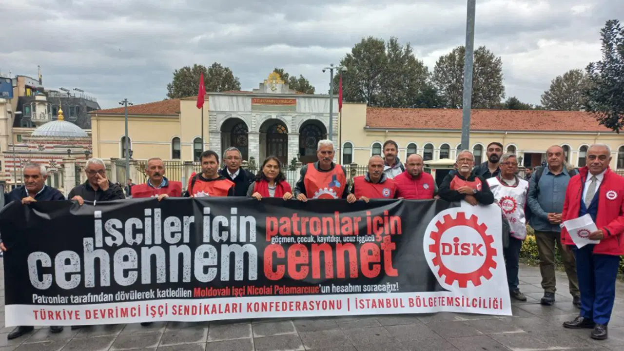 DİSK, dövülerek öldürülen Moldovalı işçi için Valilik önünde: ‘Katil patron hesap verecek!’ – Son Dakika Siyaset Haberleri DİSK, dövülerek öldürülen Moldovalı işçi için Valilik önünde: ‘Katil patron hesap verecek!’ – Son Dakika Siyaset Haberleri