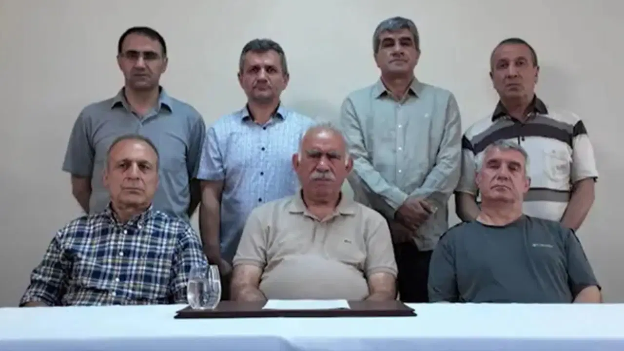 DEM Parti’den ‘umut hakkı’ vurgusu: ‘Komisyonda Öcalan’ın dinlenmesi gereklilik olarak ele alınmalı’ – Son Dakika Siyaset Haberleri DEM Parti’den ‘umut hakkı’ vurgusu: ‘Komisyonda Öcalan’ın dinlenmesi gereklilik olarak ele alınmalı’ – Son Dakika Siyaset Haberleri