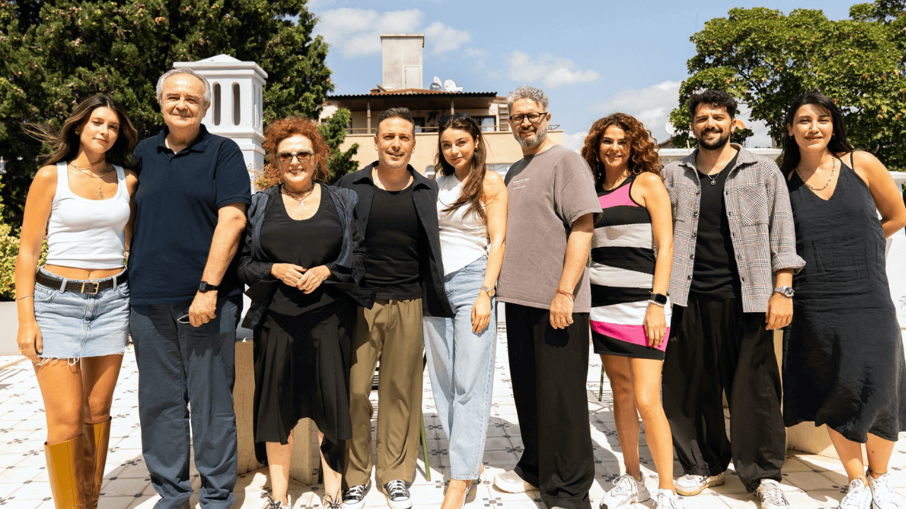 Oğuzhan Koç ve Ayça Ayşin Turan’lı “Bugün Güzel” Filminin Ekibi Okuma Provasında Bir Araya Geldi