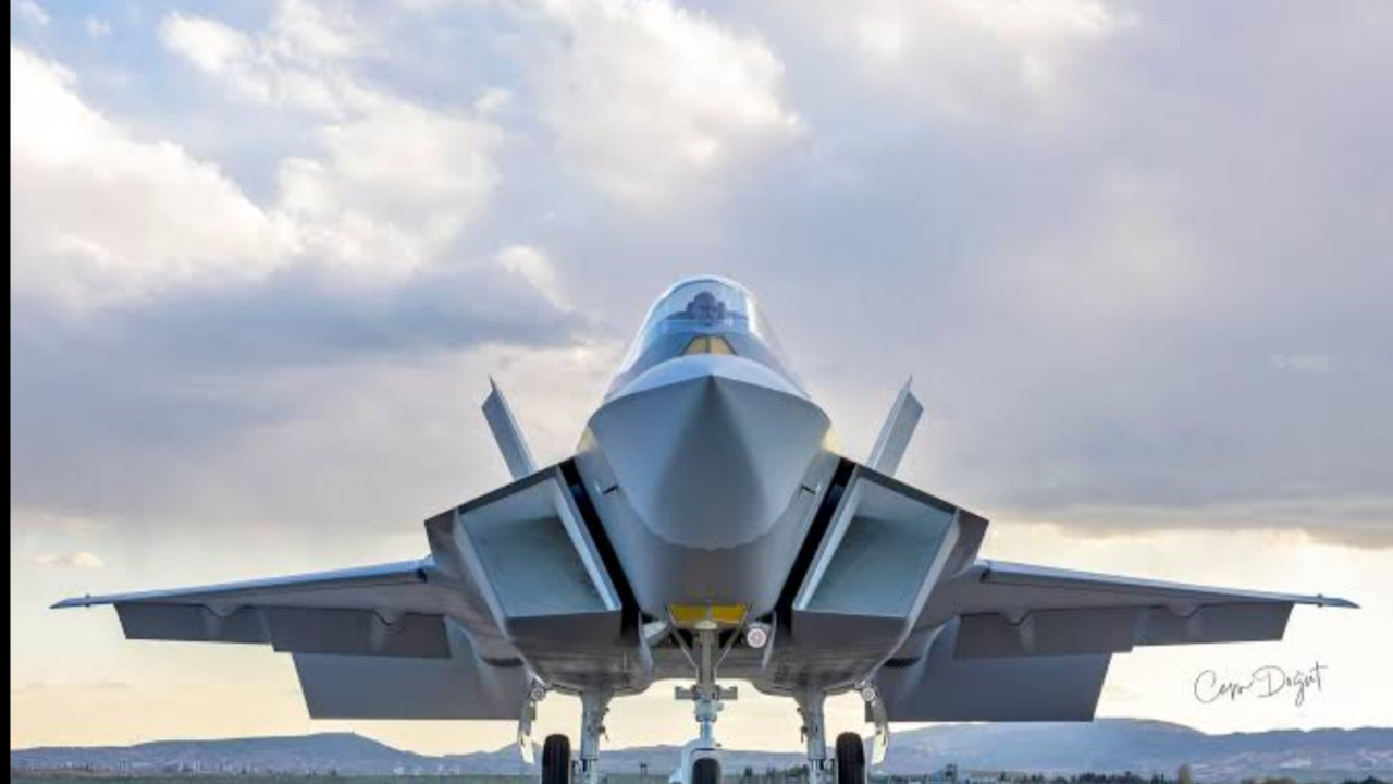 Siyasette KAAN tartışması | Bakan Fidan Üretim durdu, Cumhurbaşkanlığı Gecikme yok dedi