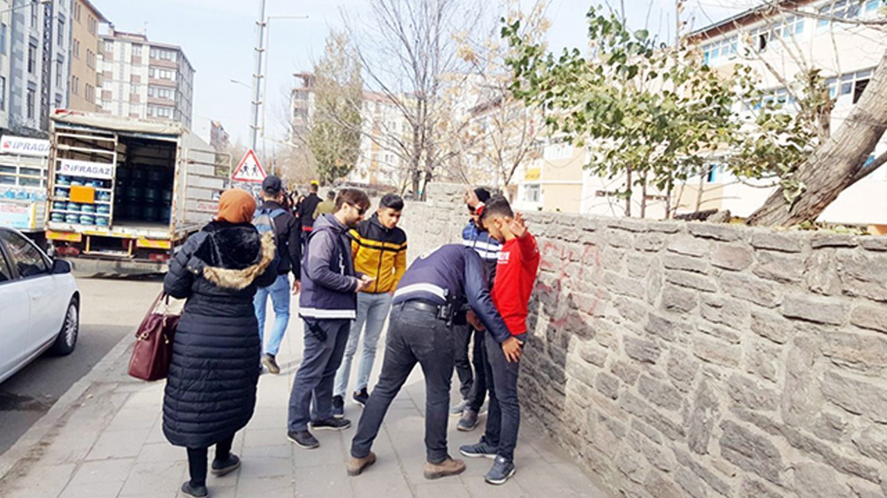 MEB tedbirleri artırdı: 27 bin personel güvenlik için sahada MEB tedbirleri artırdı: 27 bin personel güvenlik için sahada