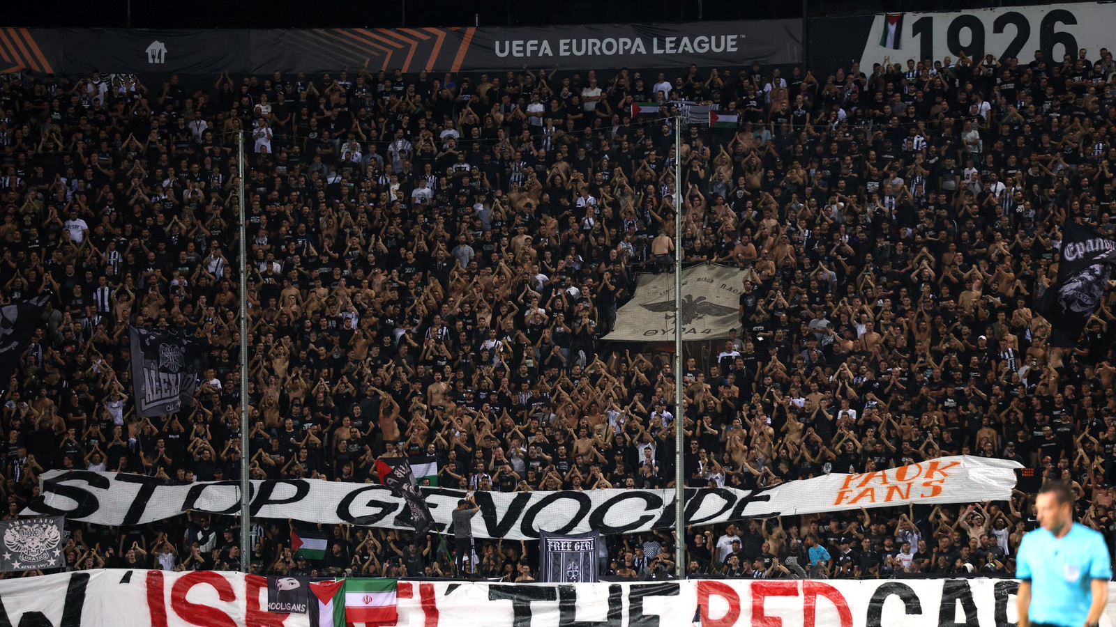 PAOK taraftarlarından, Maccabi Tel Aviv maçı öncesinde İsrail’e protesto PAOK taraftarlarından, Maccabi Tel Aviv maçı öncesinde İsrail’e protesto