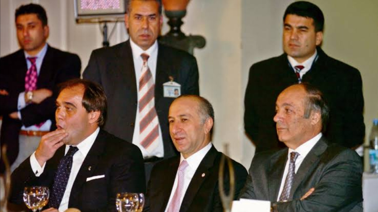 Birliktelikleri çok konuşulmuştu! Bahar Feyzan’dan Turgay Ciner’e Sandık Lekesi göndermesi Birliktelikleri çok konuşulmuştu! Bahar Feyzan’dan Turgay Ciner’e Sandık Lekesi göndermesi