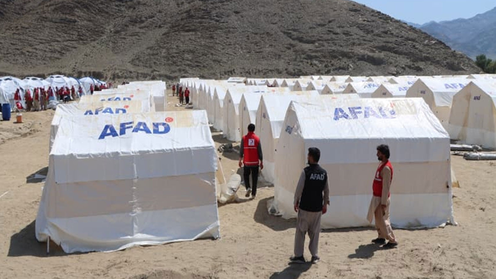Türkiye'den Afganistan'a deprem yardımı