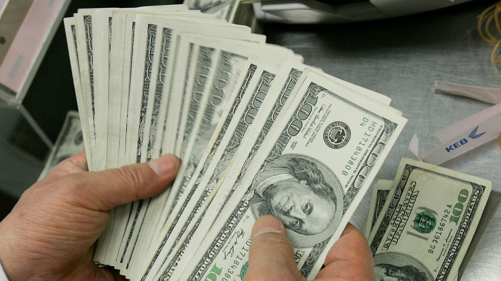 Yabancılar hisse ve tahvil aldı Yabancılar hisse ve tahvil aldı