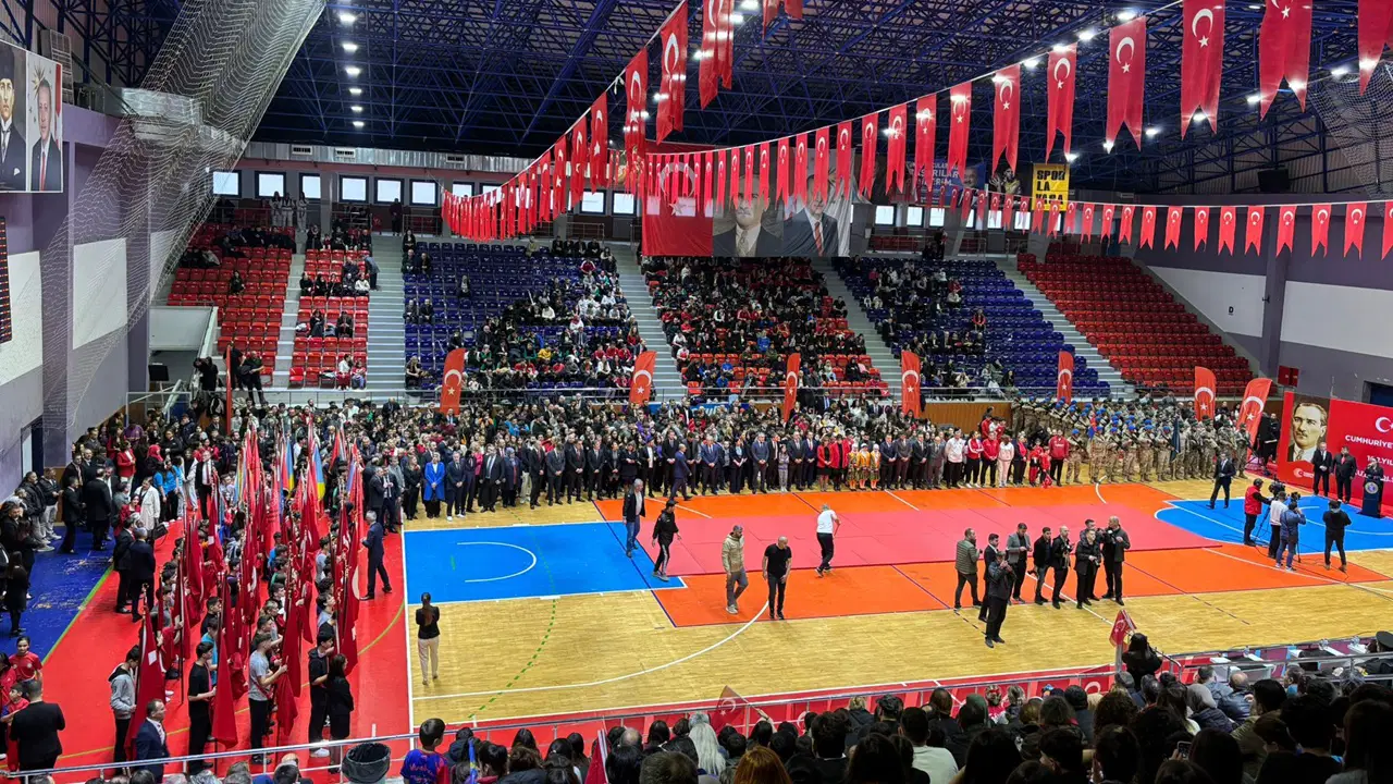 CHP’li Adıgüzel isim vererek açıkladı… O şehirde Cumhuriyet gösterisi son dakika iptal edildi: ‘Çocukları cinsel obje olarak gören sapık zihniyetin…’ – Son Dakika Siyaset Haberleri