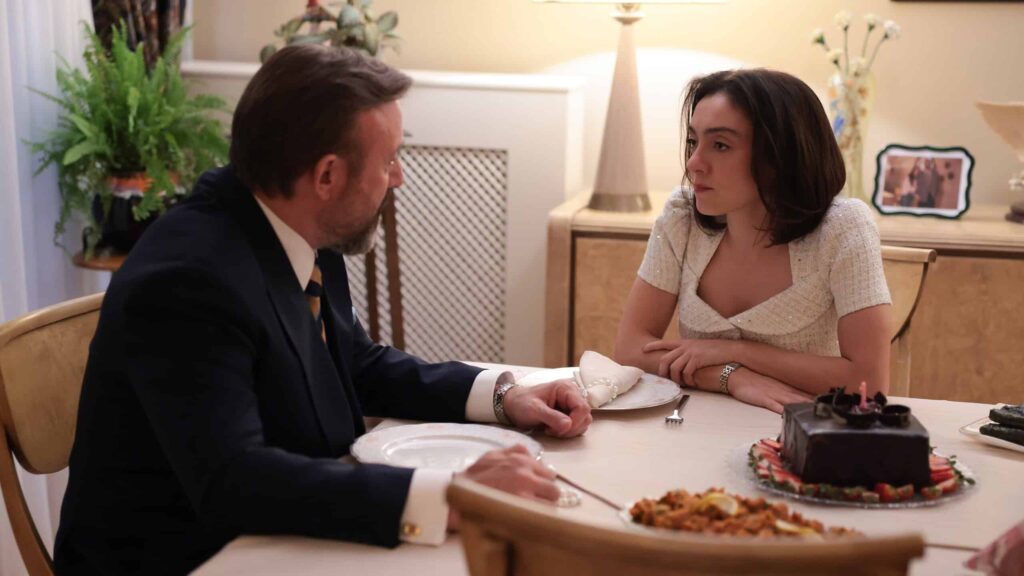 Kral Kaybederse 23. Bölümde Handan olanları kızlara anlattı! Fadi evinde baygın bulundu! Kral Kaybederse 23. Bölümde Handan olanları kızlara anlattı! Fadi evinde baygın bulundu!