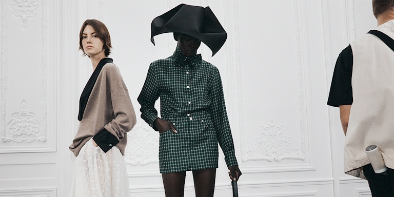 Christian Dior İlkbahar/Yaz 2026 Sahne Arkası Görünümleri Christian Dior İlkbahar/Yaz 2026 Sahne Arkası Görünümleri