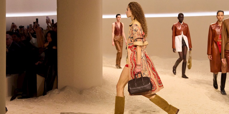 Paris Moda Haftası: Hermès İlkbahar/Yaz 2026 Paris Moda Haftası: Hermès İlkbahar/Yaz 2026