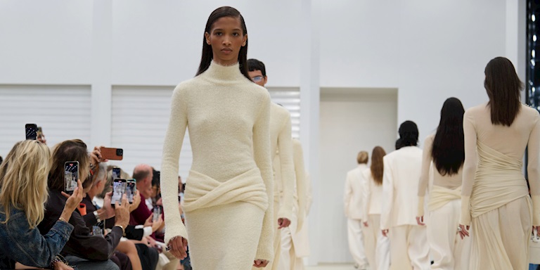 Milano Moda Haftası: Ferrari İlkbahar/Yaz 2026 Milano Moda Haftası: Ferrari İlkbahar/Yaz 2026