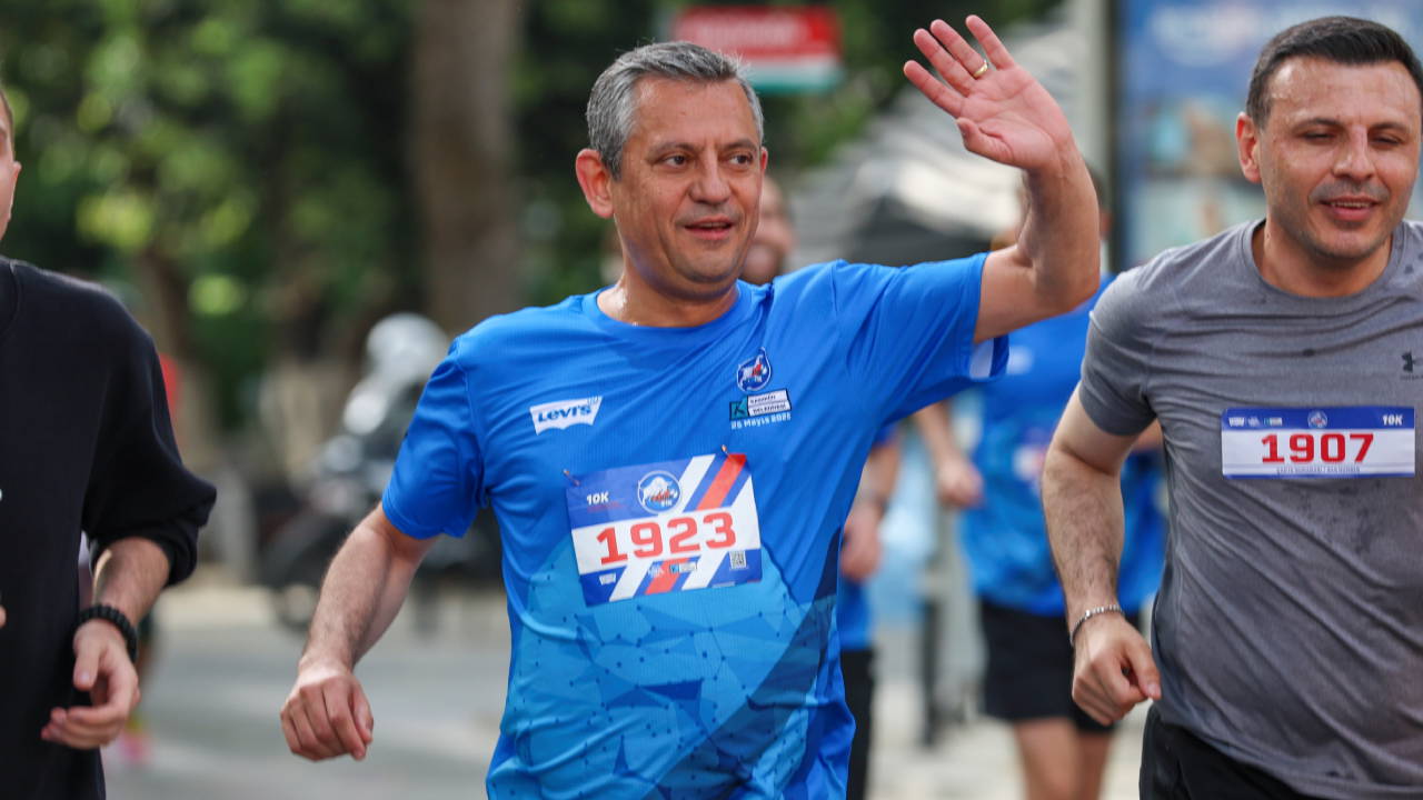Özgür Özel, İstanbul Maratonu’nda ÇYDD için koşacak – Son Dakika Siyaset Haberleri Özgür Özel, İstanbul Maratonu’nda ÇYDD için koşacak – Son Dakika Siyaset Haberleri