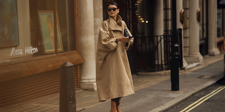 Pelerin Formu ile Güçlü Siluetler Pelerin Formu ile Güçlü Siluetler