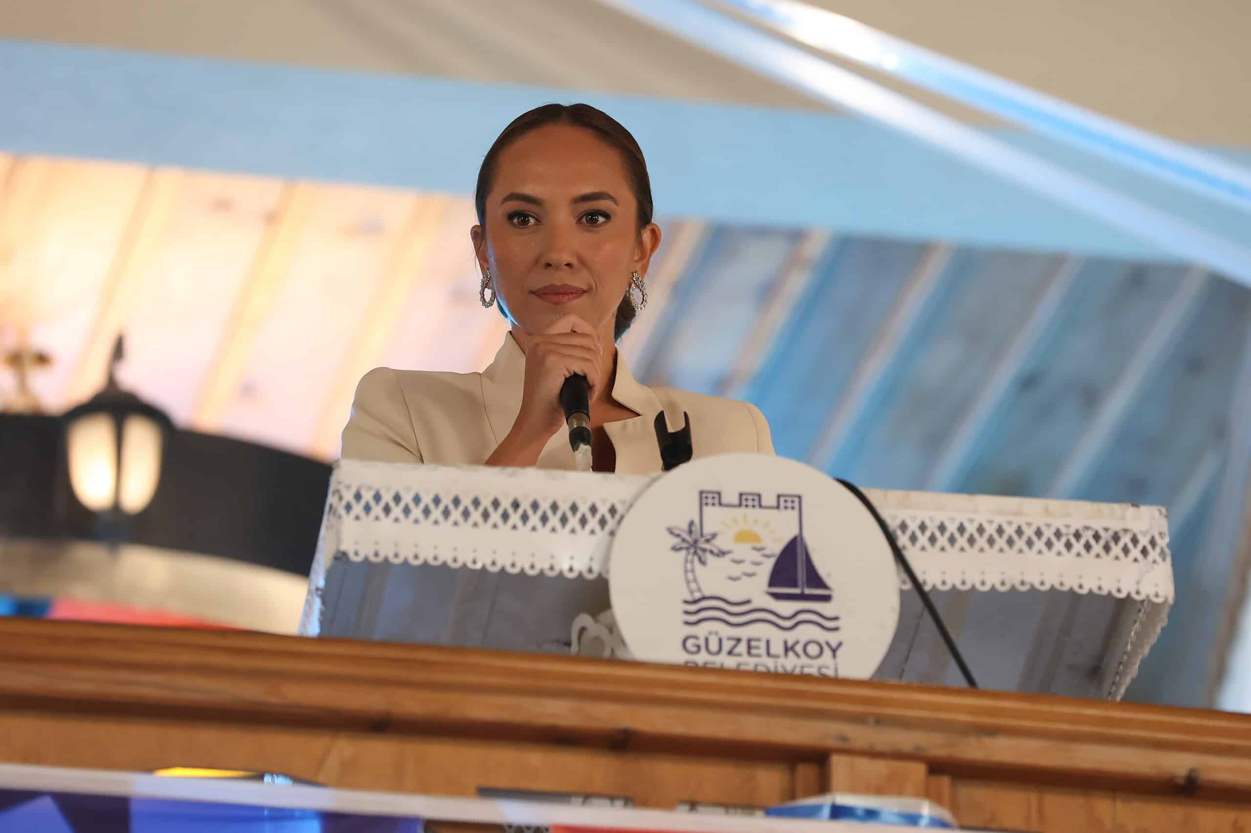 Ben Leman 2. Bölümde Mine ile Güney’in yasak aşkı ortaya çıkt! Leman, Şahika ve arkadaşlarını herkese rezil etti! Ben Leman 2. Bölümde Mine ile Güney’in yasak aşkı ortaya çıkt! Leman, Şahika ve arkadaşlarını herkese rezil etti!