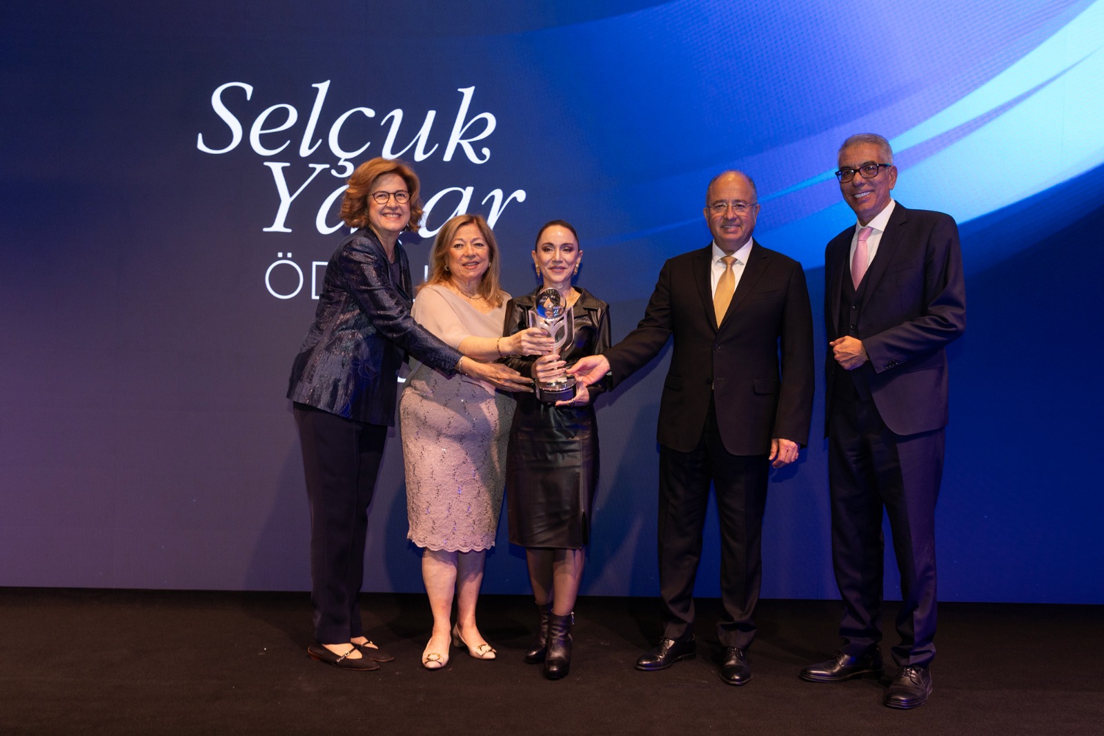 Selçuk Yaşar Ödülü Prof. Dr. Elif Uysal’a