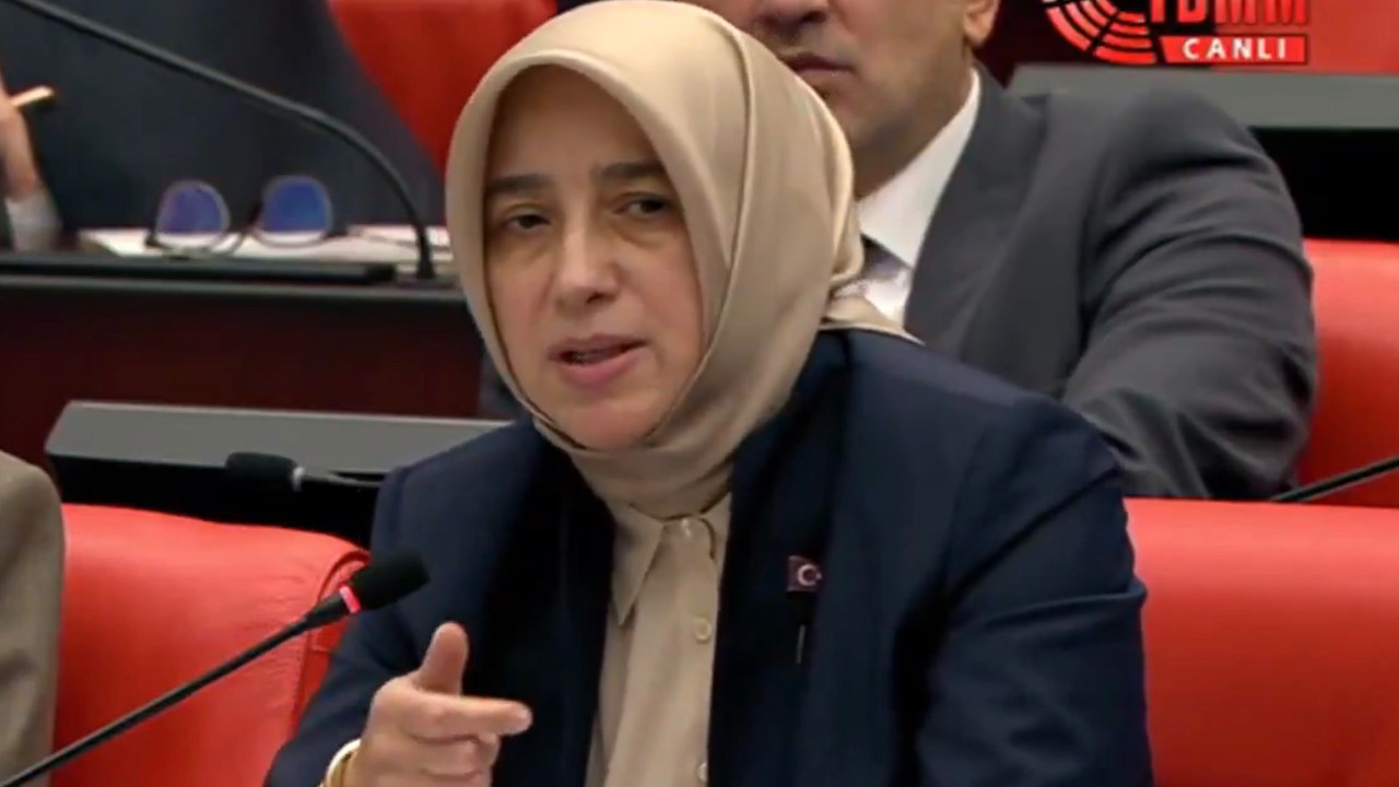 AKP’li Özlem Zengin’den akla ziyan öneri: Yahudi soykırımı filmleri yasaklansın