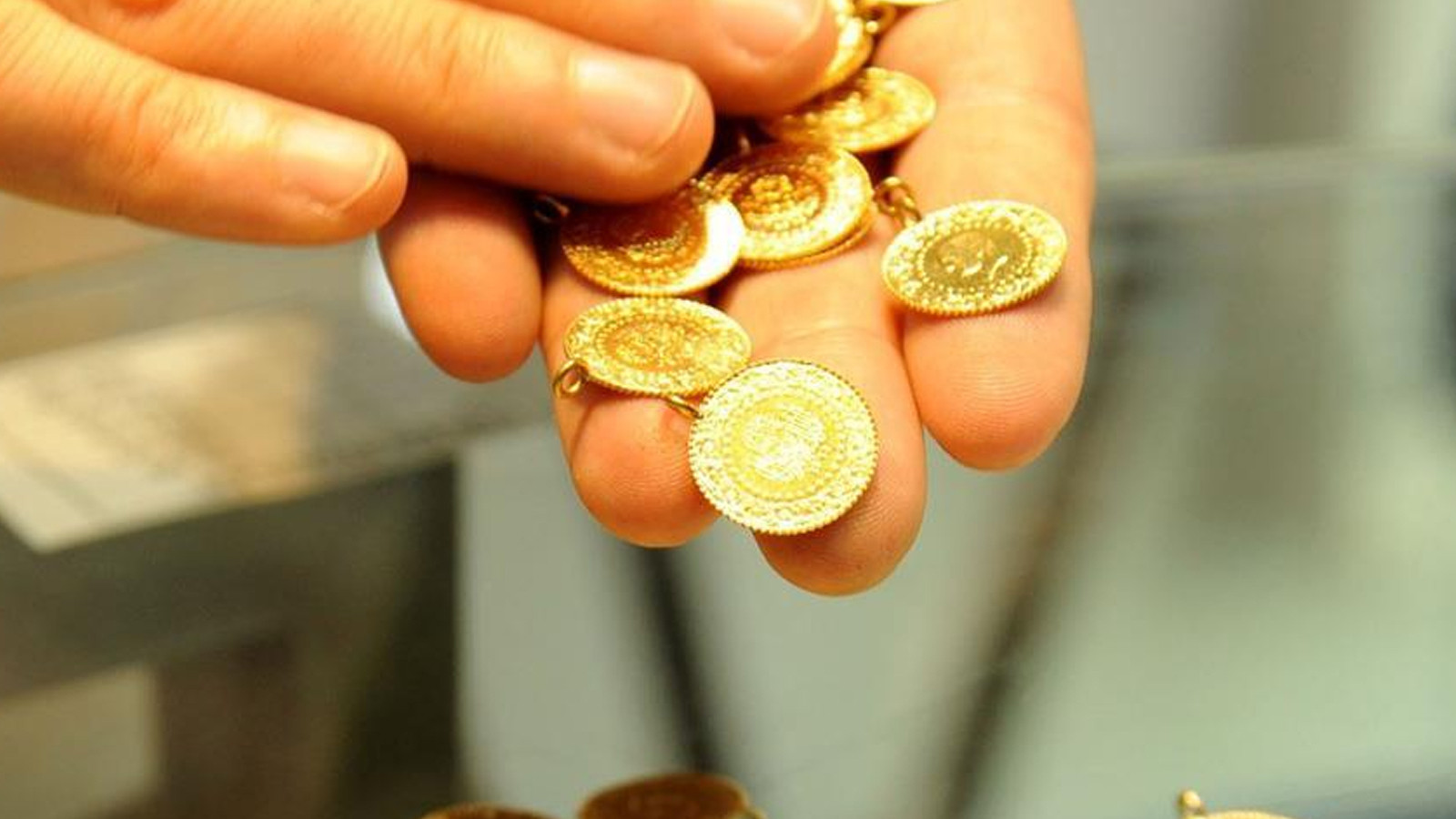 Altının kilosu 5 milyon 825 bin liraya yükseldi Altının kilosu 5 milyon 825 bin liraya yükseldi