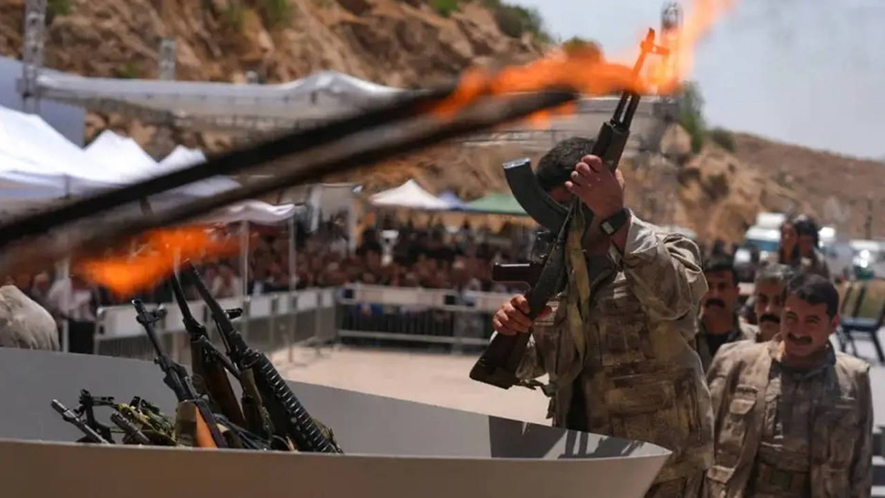 ‘PKK, yarın tarihi bir adım atacak’ iddiası – Son Dakika Siyaset Haberleri ‘PKK, yarın tarihi bir adım atacak’ iddiası – Son Dakika Siyaset Haberleri