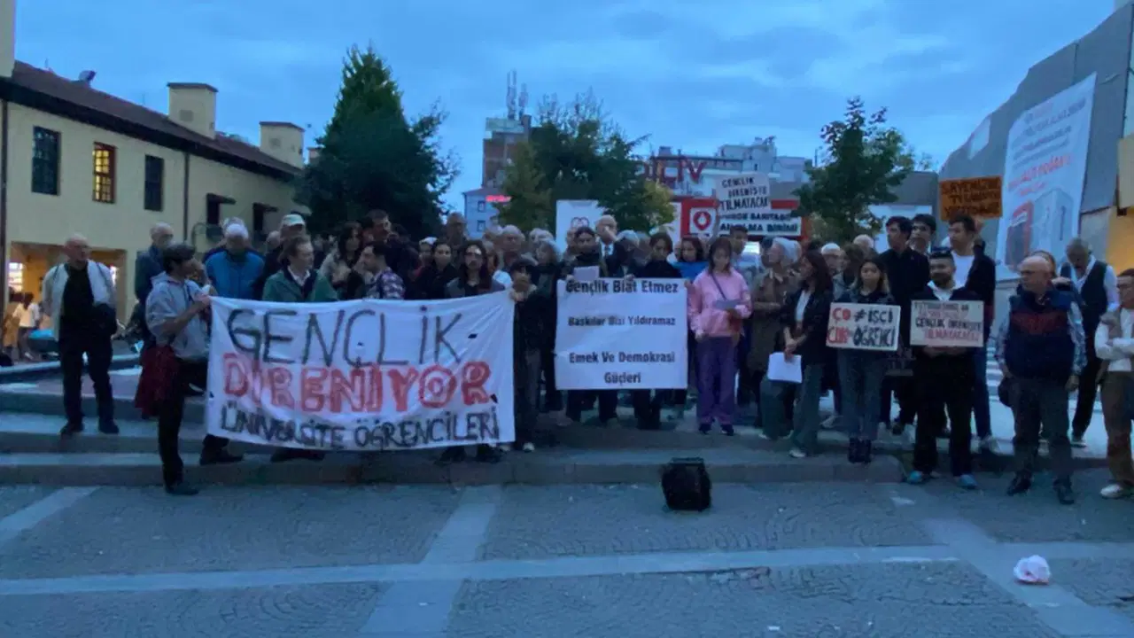 Samsun Emek ve Demokrasi Güçleri ile öğrencilerden ‘Geleceksizliğe ve açlığa hayır!’ eylemi – Son Dakika Siyaset Haberleri Samsun Emek ve Demokrasi Güçleri ile öğrencilerden ‘Geleceksizliğe ve açlığa hayır!’ eylemi – Son Dakika Siyaset Haberleri