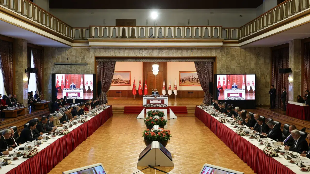 Milli Dayanışma, Kardeşlik ve Demokrasi Komisyonu, askerleri dinledi: Ceza almış bir kişinin ‘kurucu liderliğe’ vasıflandırılması hukuken doğru değildir – Son Dakika Siyaset Haberleri Milli Dayanışma, Kardeşlik ve Demokrasi Komisyonu, askerleri dinledi: Ceza almış bir kişinin ‘kurucu liderliğe’ vasıflandırılması hukuken doğru değildir – Son Dakika Siyaset Haberleri