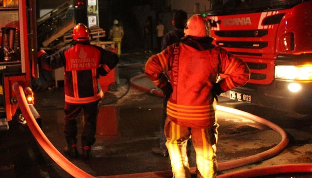 Bursa’da yangın: 2 baraka küle döndü