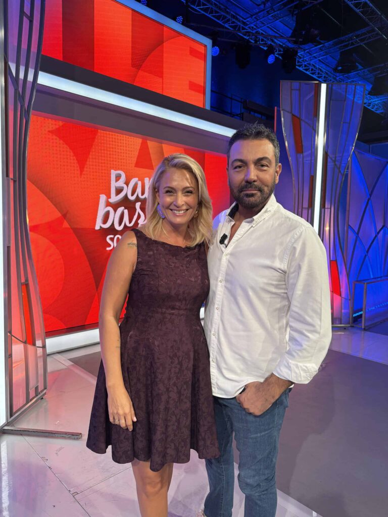 Ceyda Düvenci, Bambaşka Sohbetler’de oyuncu Saruhan Hünel’i konuk etti! Ceyda Düvenci, Bambaşka Sohbetler’de oyuncu Saruhan Hünel’i konuk etti!