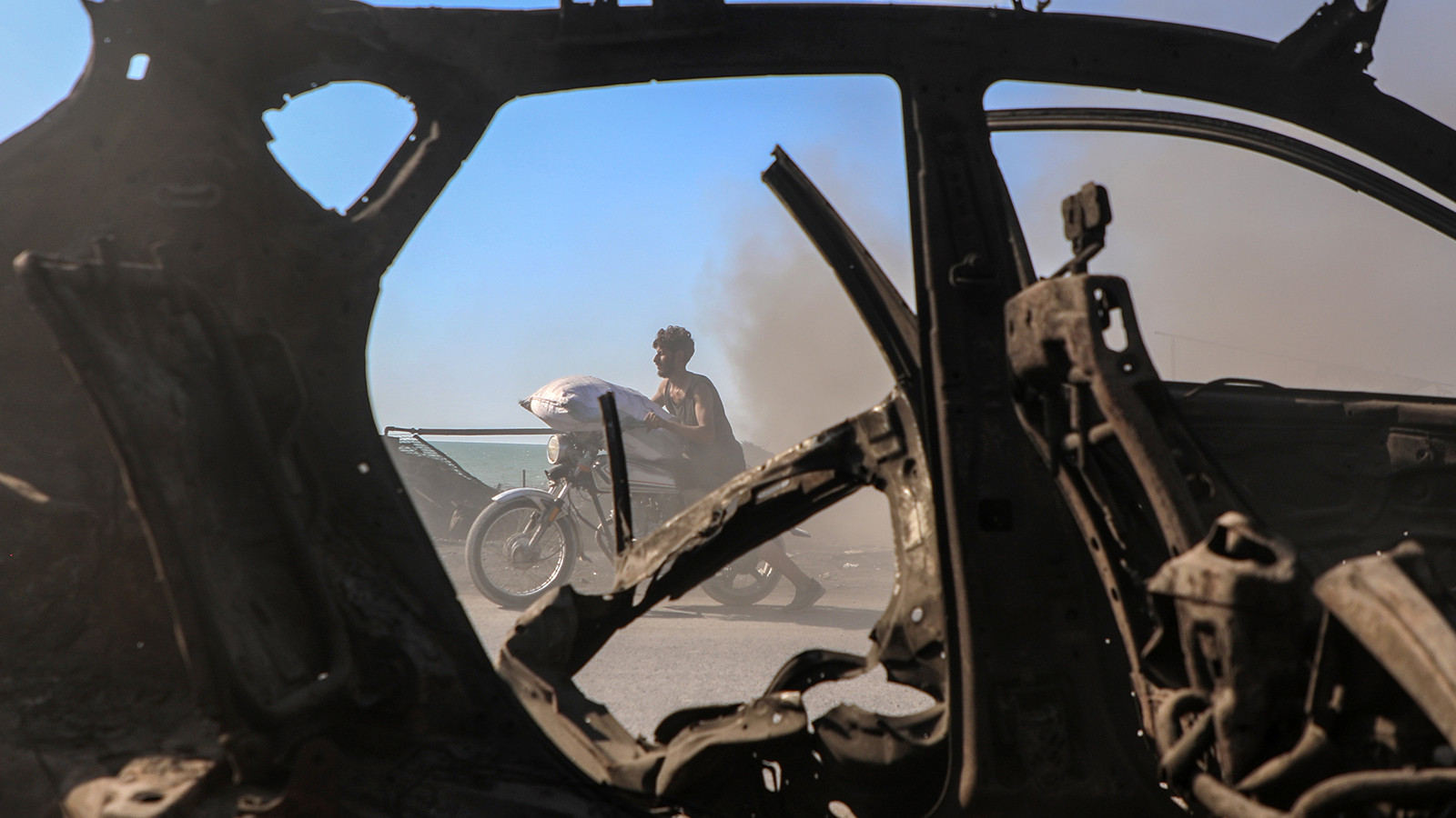 İsrail ordusu Gazze’de sivil aracı hedef aldı: 11 ölü İsrail ordusu Gazze’de sivil aracı hedef aldı: 11 ölü