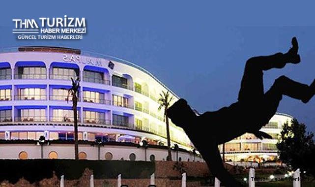Kaldığı otelin 22’nci katından düşen büyükelçi hayatını kaybetti! Kaldığı otelin 22’nci katından düşen büyükelçi hayatını kaybetti!