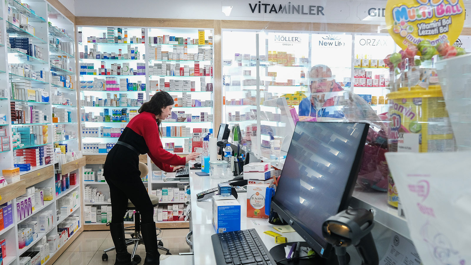 Kur beklentisi nedeniyle depolardan ilaç alınamıyor, vatandaş eczanelerden eli boş dönüyor