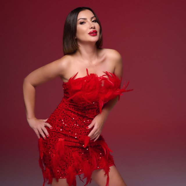 Mine Ayman “Böl Beni” Mine Ayman “Böl Beni”