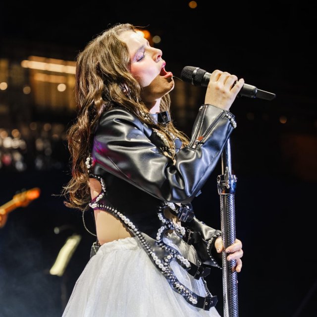 Nil Karaibrahimgil’den yıldız gibi parlayan gece! Nil Karaibrahimgil’den yıldız gibi parlayan gece!