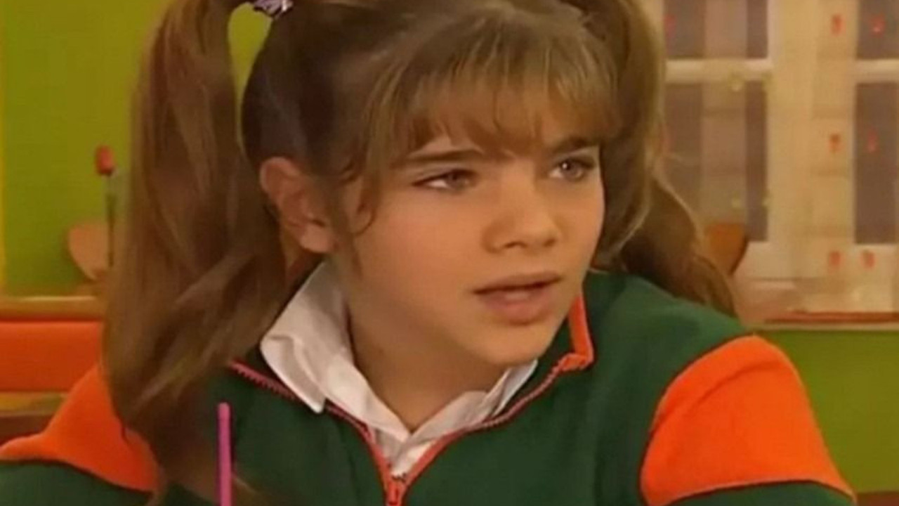 Sihirli Annem’in Tuğçe’si Damla Ersubaşı umreye gitti Sihirli Annem’in Tuğçe’si Damla Ersubaşı umreye gitti