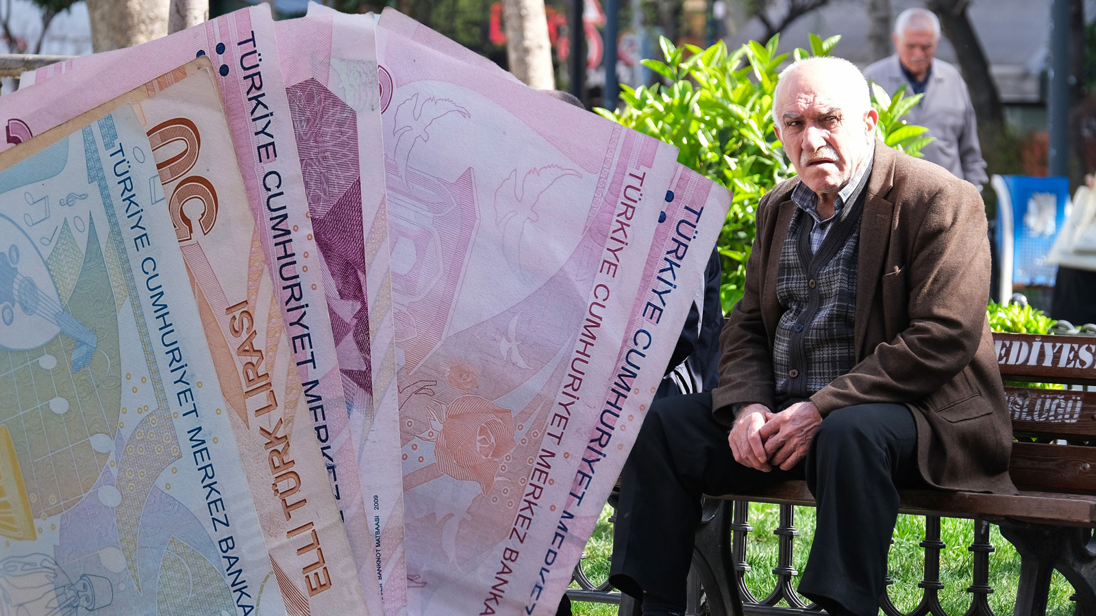 SSK Bağkur emeklisi 2026’da ne kadar zam alacak? Çarpıcı oran verildi SSK Bağkur emeklisi 2026’da ne kadar zam alacak? Çarpıcı oran verildi