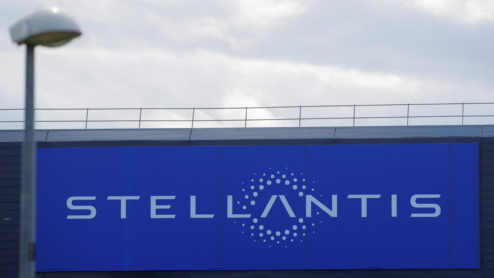 Stellantis’ten ABD’ye 13 milyar dolarlık yatırım planı Stellantis’ten ABD’ye 13 milyar dolarlık yatırım planı
