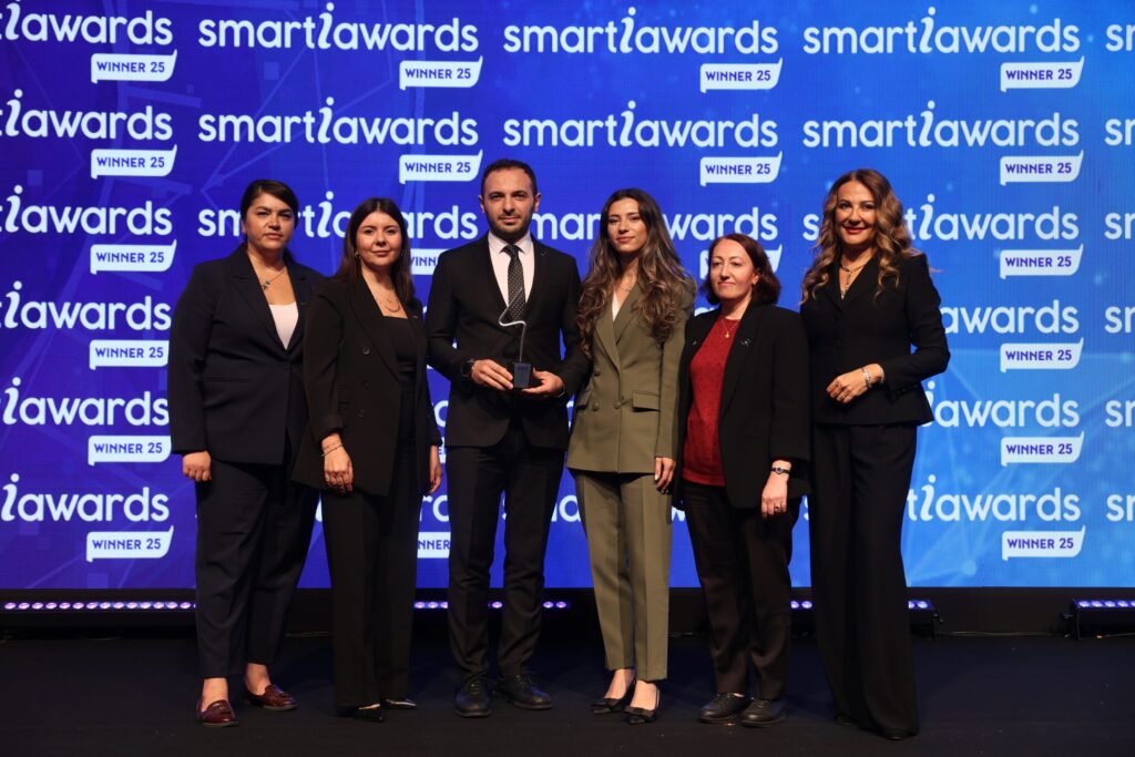 Türkiye Sigorta Smart-i Awards’ta Beş Ödül Kazandı Türkiye Sigorta Smart-i Awards’ta Beş Ödül Kazandı
