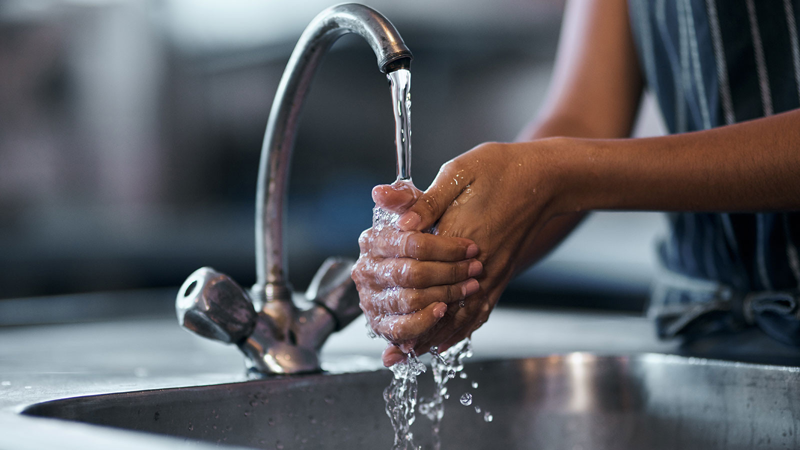 Kesintiden sonra şebekeden akan ilk su sağlıklı değil, özellikle risk grubundakiler dikkatli olmalı