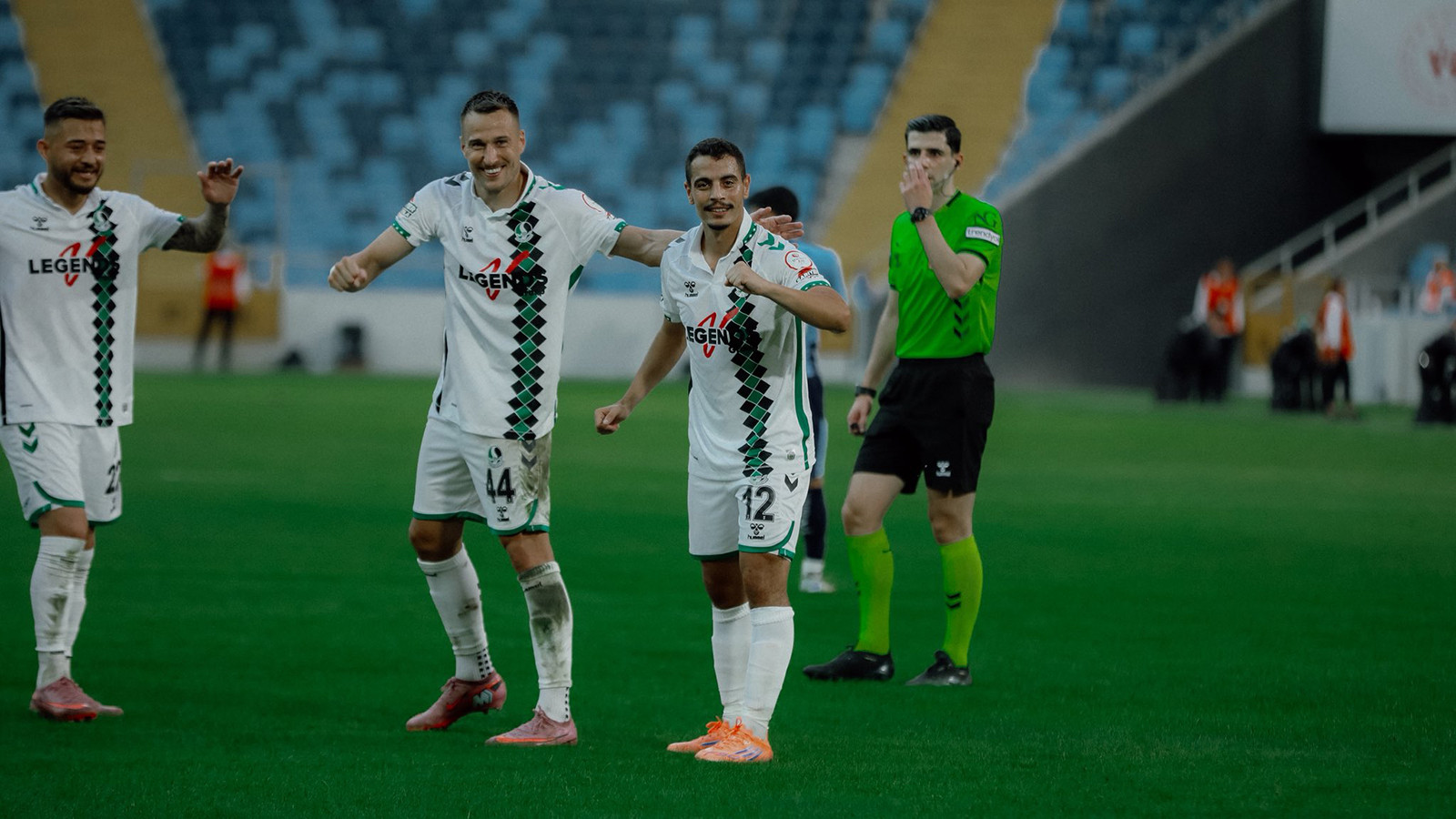 Wissam Ben Yedder şov yaptı, Sakaryaspor gol yağdırdı Wissam Ben Yedder şov yaptı, Sakaryaspor gol yağdırdı