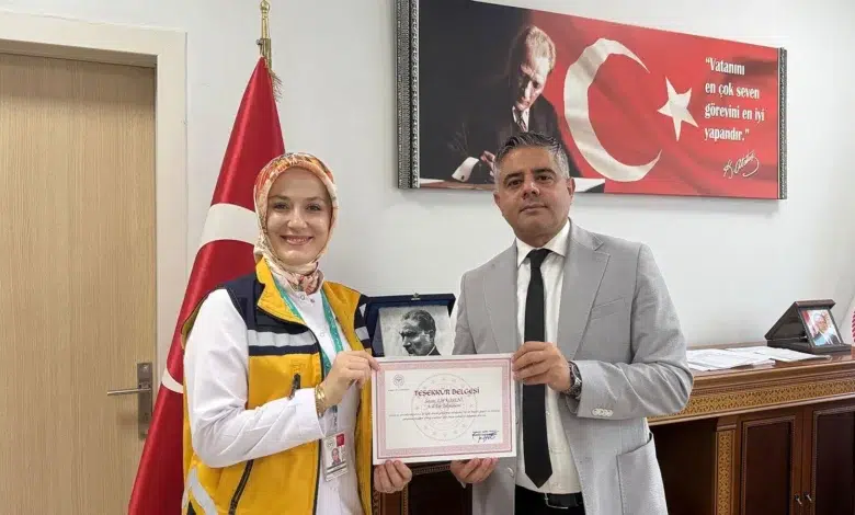 112’yi arayan baba, eşine doğum yaptırdı