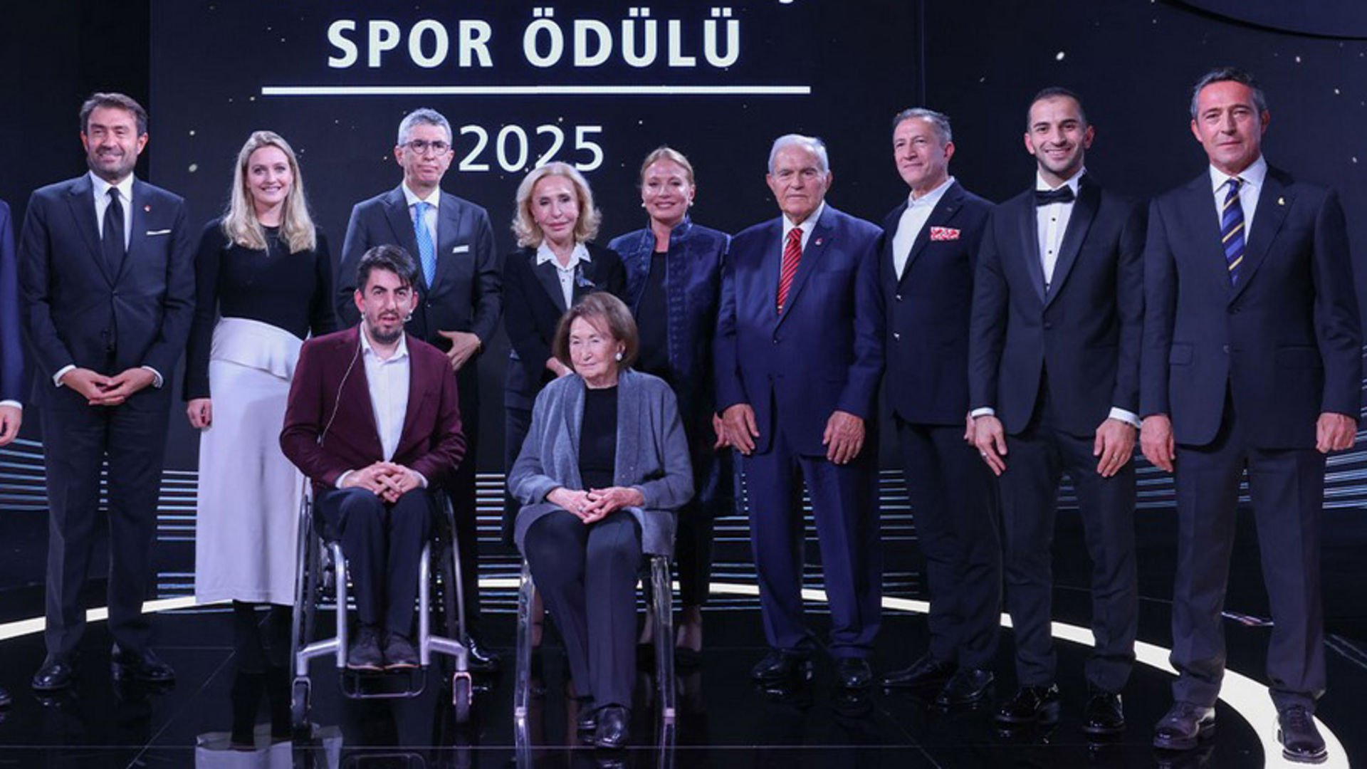 Mustafa V. Koç Spor Ödülleri Sahiplerini Buldu Mustafa V. Koç Spor Ödülleri Sahiplerini Buldu