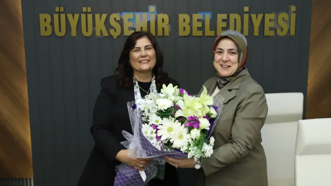 AKP Kadın Kolları Başkanı’ndan Özlem Çerçioğlu’na: ‘Binlerce dava kadınına bedel…’ – Son Dakika Siyaset Haberleri AKP Kadın Kolları Başkanı’ndan Özlem Çerçioğlu’na: ‘Binlerce dava kadınına bedel…’ – Son Dakika Siyaset Haberleri