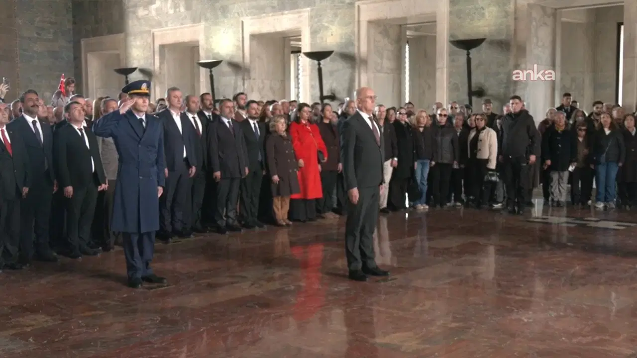 CHP Ankara İl Başkanlığı Anıtkabir’i Ziyaret Etti CHP Ankara İl Başkanlığı Anıtkabir’i Ziyaret Etti